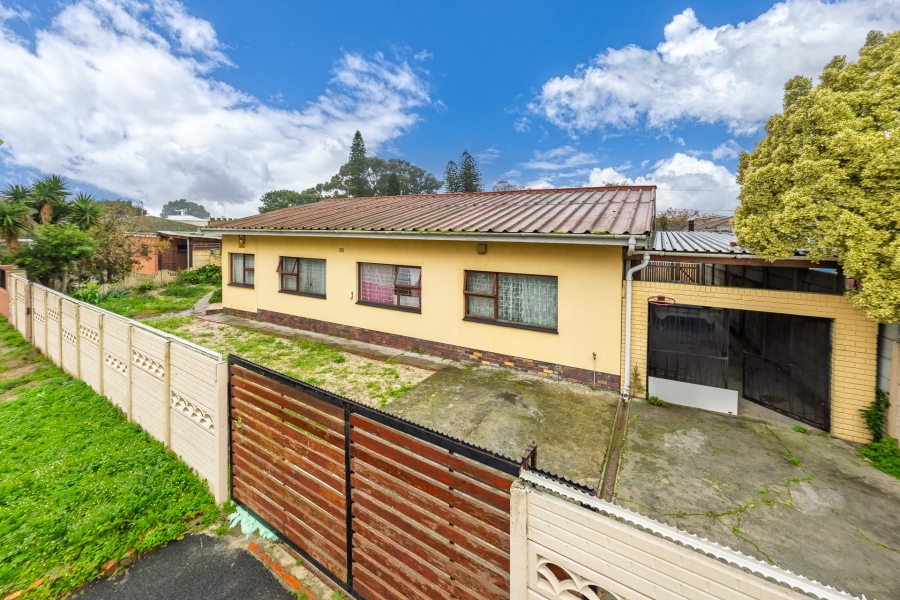 5 Bedroom Property for Sale in Sarepta Western Cape